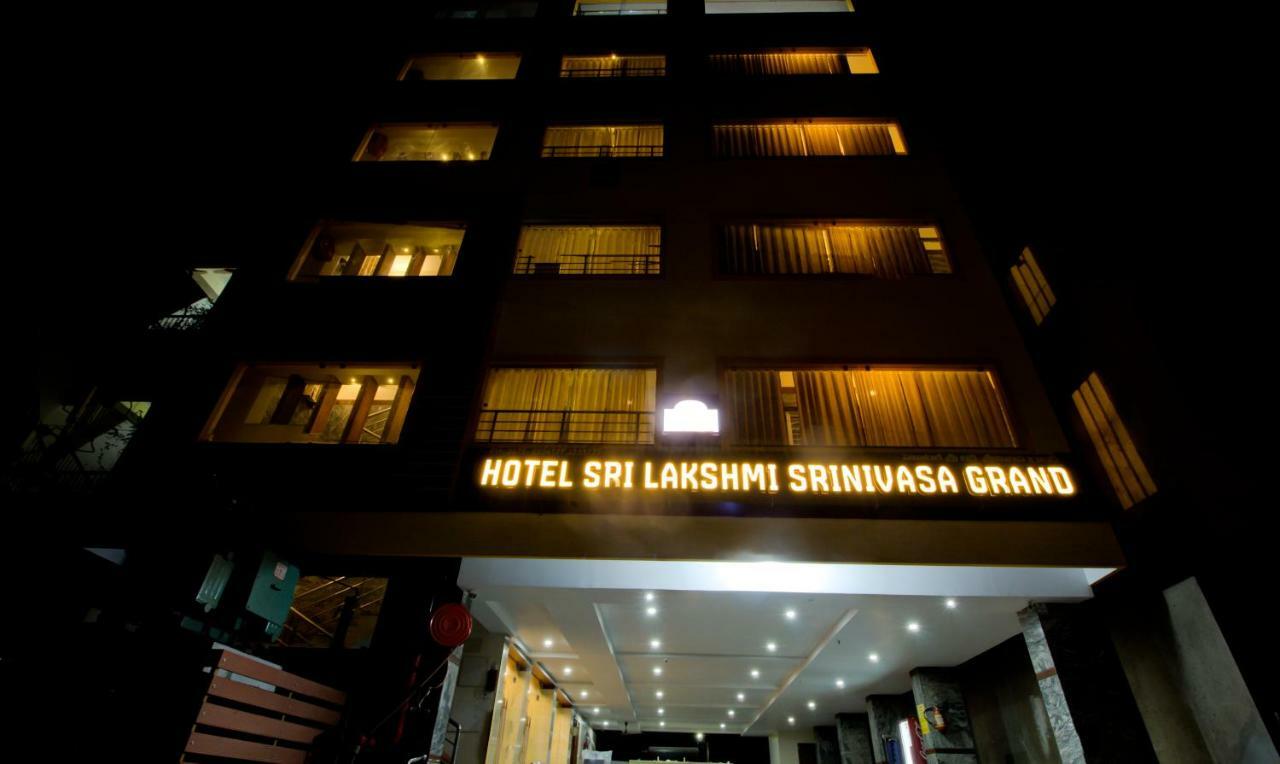 Hotel Treebo Sls Grand à Tirupati Extérieur photo